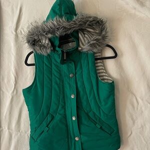 Maurices Green Hooded Vest with Faux Fur trimmed removable hood.